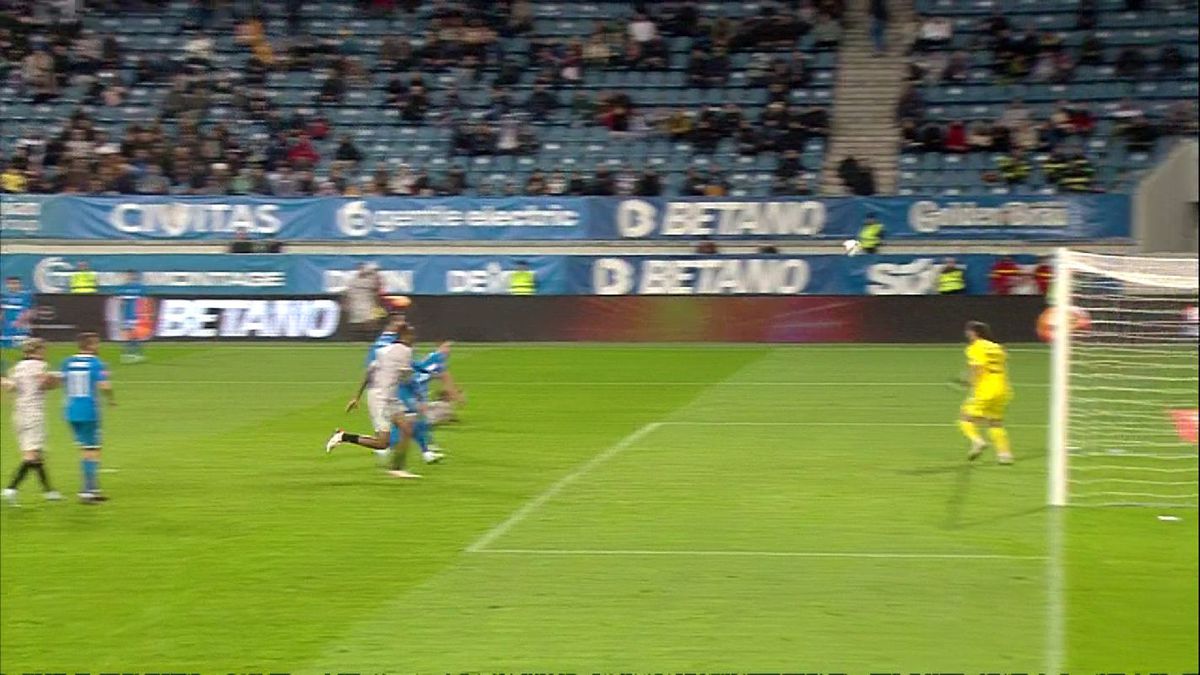 Antrenorul care va prelua banca Universității a trăit la intensitate maximă derby-ul cu FCU Craiova » Și-a pus mâinile în cap la ocazia ratată în ultimele minute