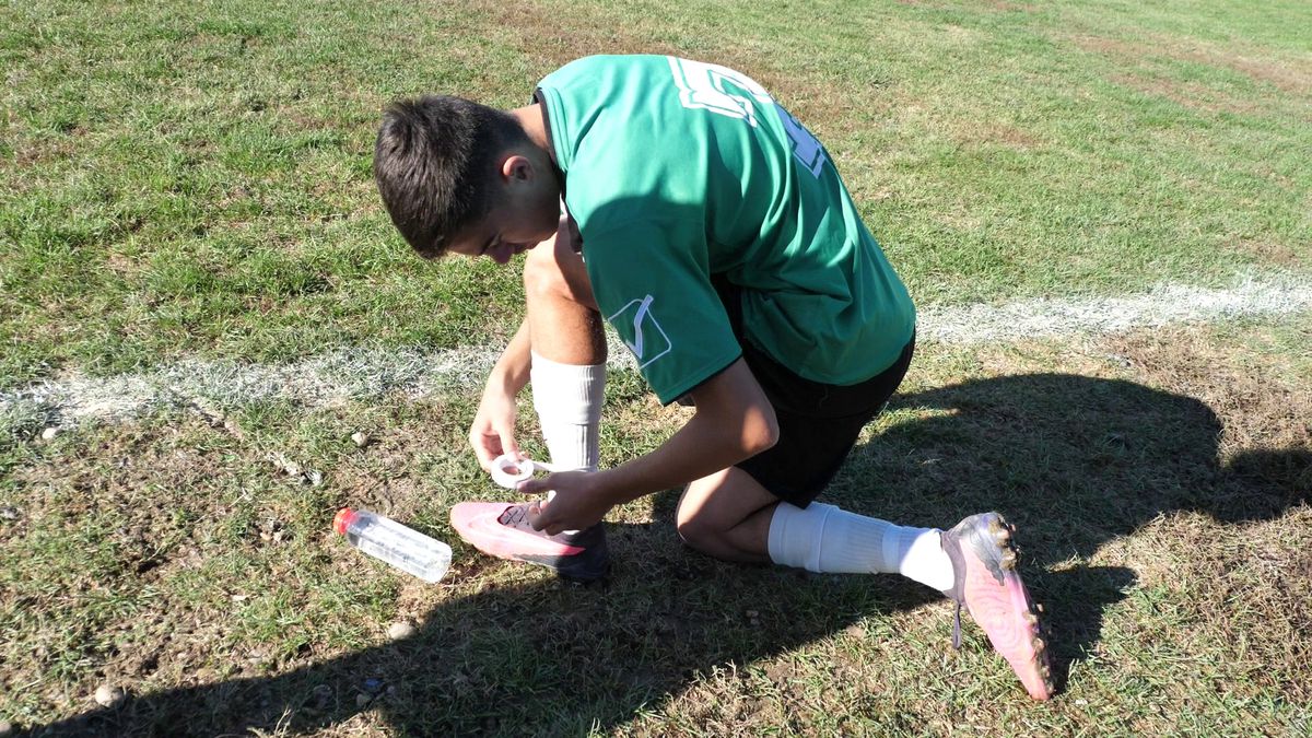 Fotbal la Lungulețu printre tone de varză! »„Am chemat «Uberul» ca să nu vin prin noroaie. Trage-i frâna de mână la cal”