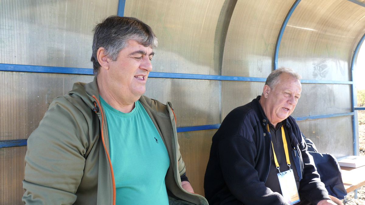 Fotbal la Lungulețu printre tone de varză! »„Am chemat «Uberul» ca să nu vin prin noroaie. Trage-i frâna de mână la cal”