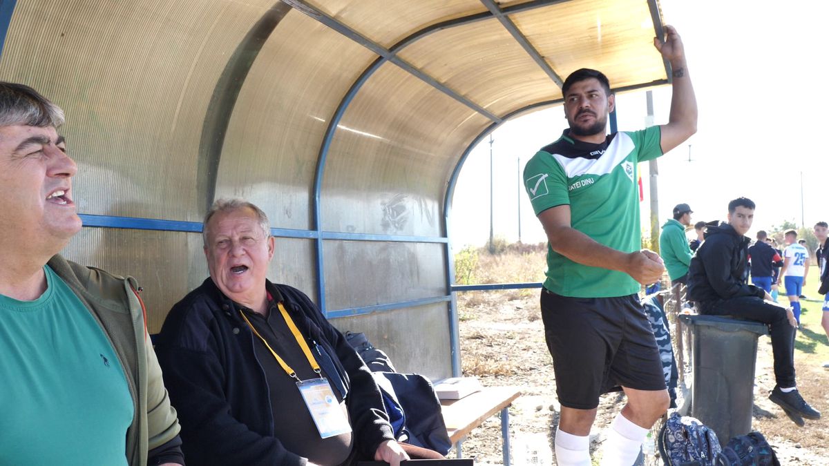 Fotbal la Lungulețu printre tone de varză! »„Am chemat «Uberul» ca să nu vin prin noroaie. Trage-i frâna de mână la cal”