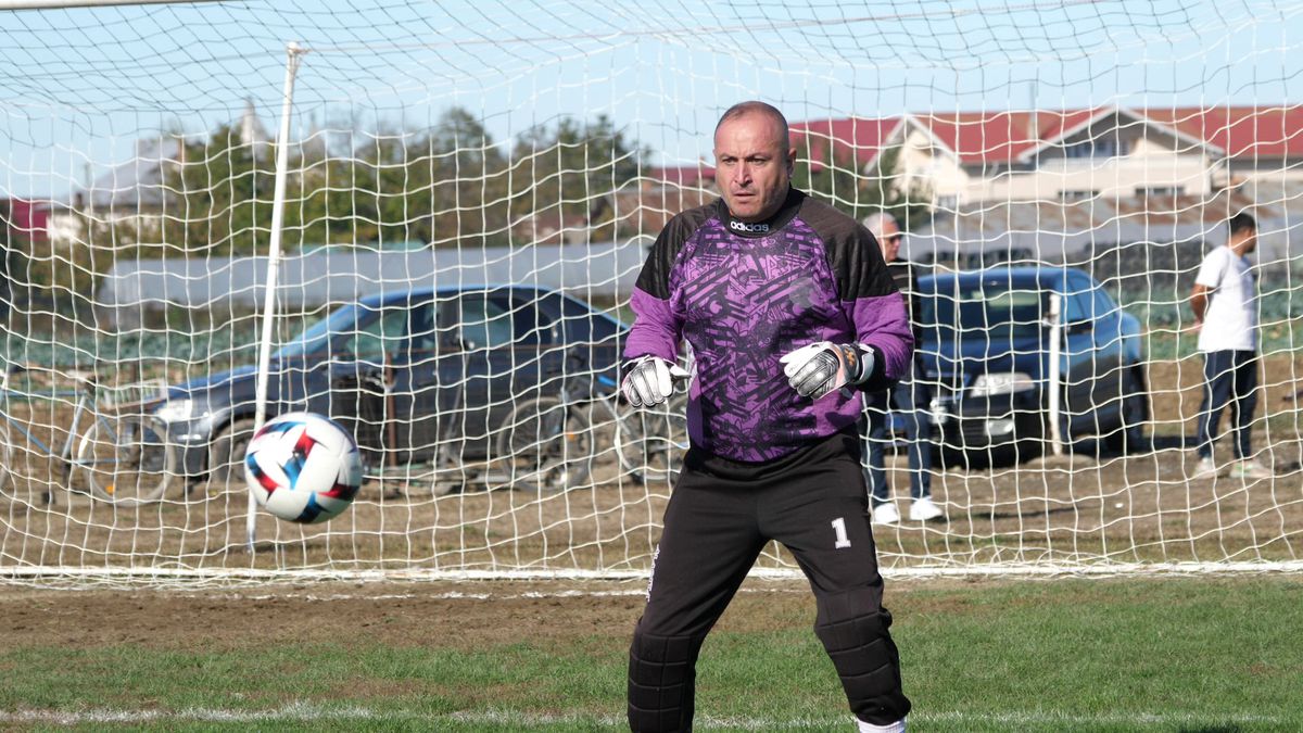 Fotbal la Lungulețu printre tone de varză! »„Am chemat «Uberul» ca să nu vin prin noroaie. Trage-i frâna de mână la cal”