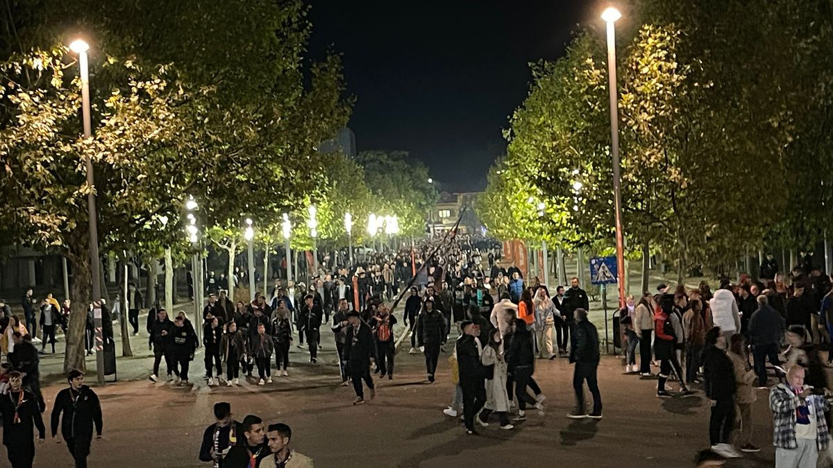 Galeria FCSB a afișat un banner cu un mesaj direct către un cunoscut om de televiziune