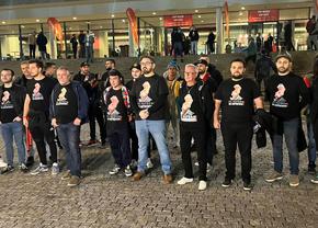 Protest împotriva lui Gigi Becali pe treptele Arenei Naționale: „Ne-a ajuns cuțitul la os!”