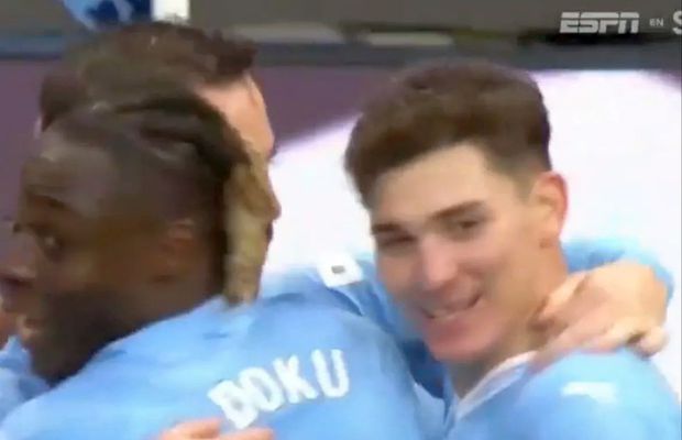 Fotbalistul lui Manchester City și-a spart un dinte în meciul cu Bournemouth » A fost atenționat de un coleg că îi „lipsește” și la final a glumit: „Doar am sângerat puțin”