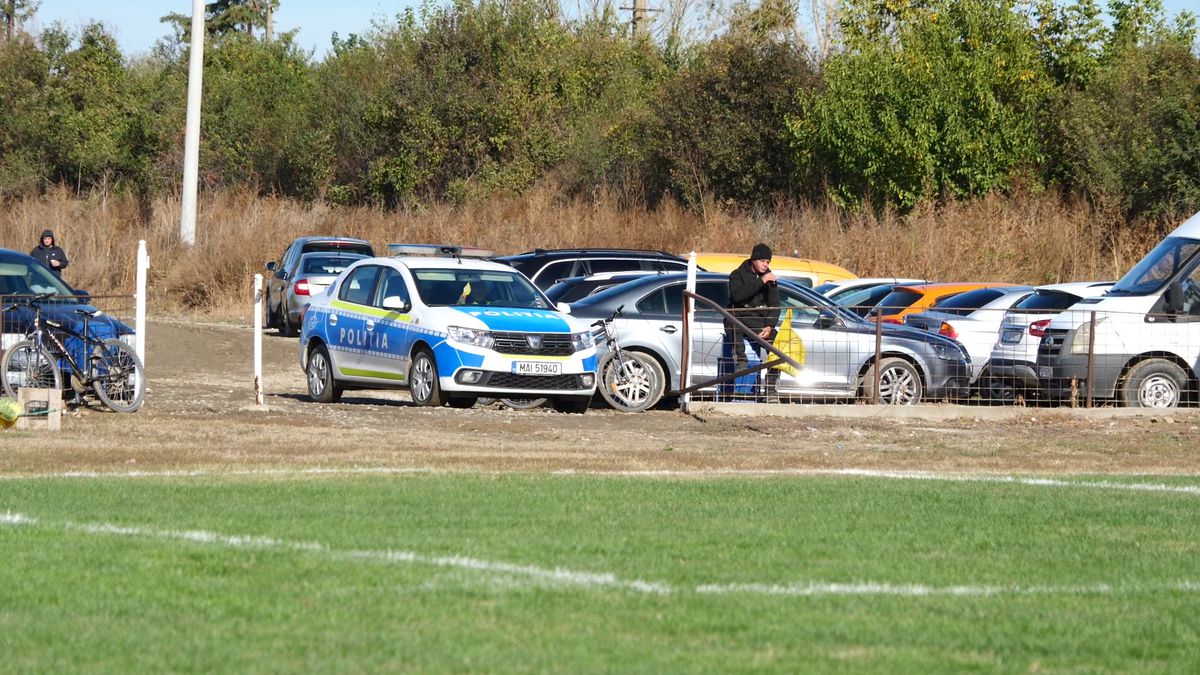 Fotbal la Lungulețu printre tone de varză! »„Am chemat «Uberul» ca să nu vin prin noroaie. Trage-i frâna de mână la cal”
