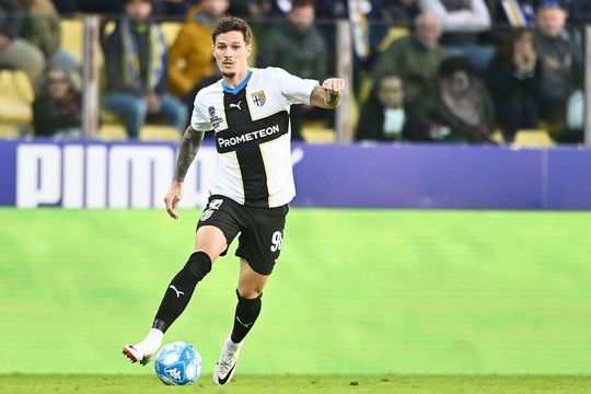 Dennis Man // sursă foto: Twitter @ ParmaCalcio_en