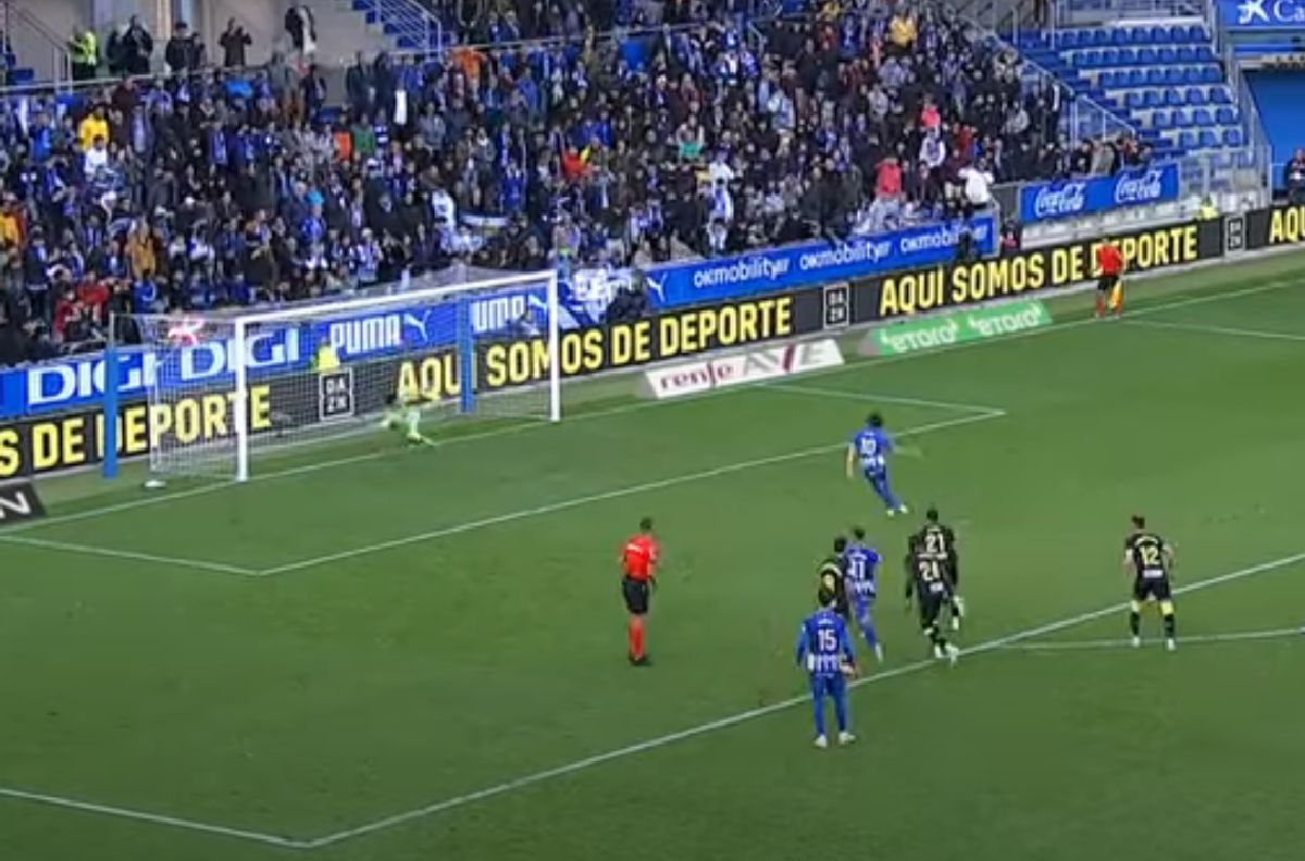 Ianis Hagi, penalty ratat în Alaves - Almeria