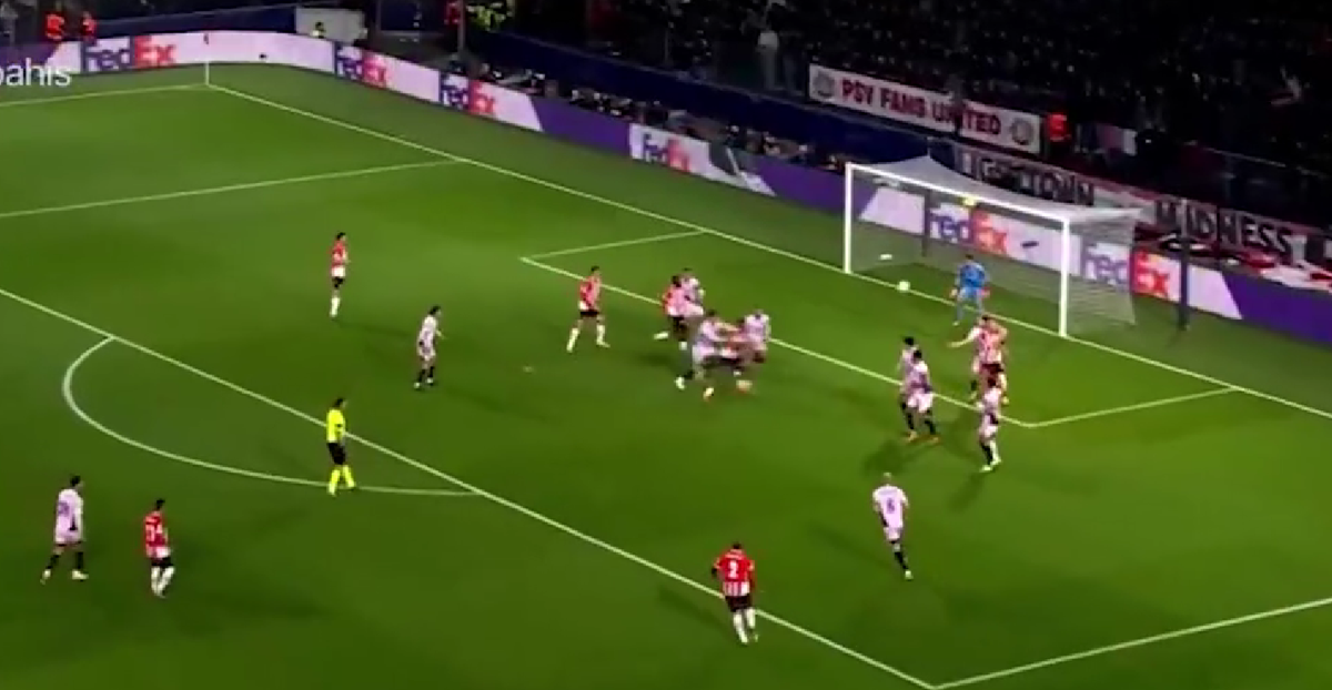 Gol marcat după o greșeală imensă de arbitraj în PSV - Girona