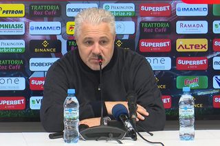 Nici lui Șumudică nu i-a venit să creadă ce le-a ieșit rapidiștilor: „Cred că e prima oară în cariera mea!”