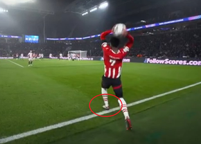 Greșeală de arbitraj în Liga Campionilor » Gol cum rar se vede în fotbal, după o aruncare de la marginea terenului