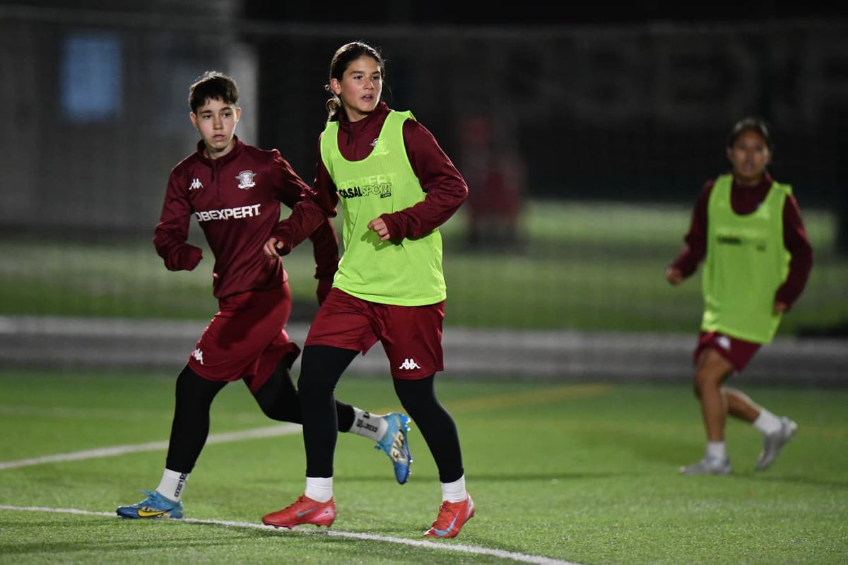 Taifunul Sonia » Are doar 12 ani, dar joacă la U19! Jucătoarea-fenomen pe care o are Rapid în curte: „Stâng, drept, are TOTUL!”