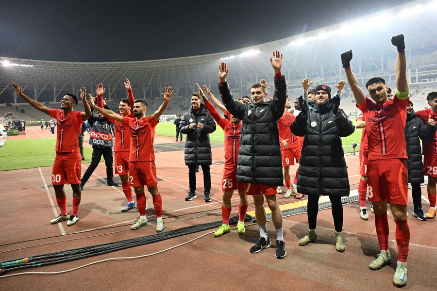 FCSB a învins-o cu 3-2 pe Qarabag pe Stadionul Tofiq Bahramov. Foto: Imago Fără casă de 32 de ani » Cu toate acestea, se luptă cu granzii în Liga Campionilor