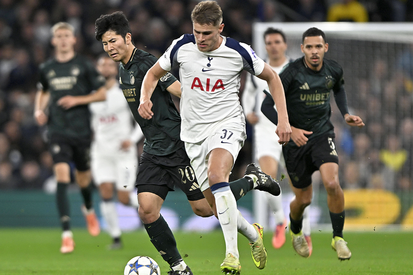 Micky van de Ven în Tottenham - Copenhaga / Foto: Imago Images