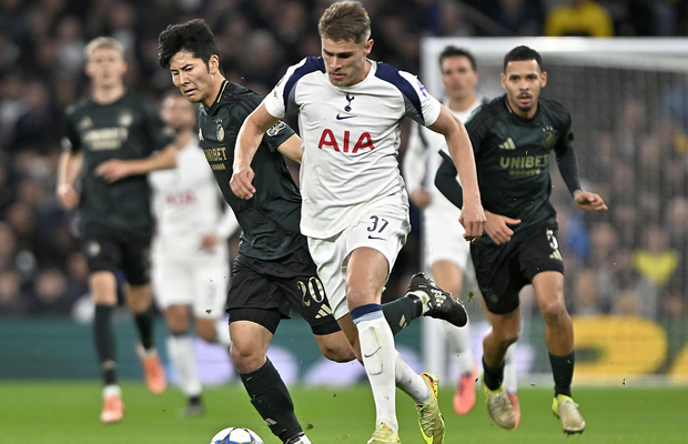 Golul sezonului în Liga Campionilor! Rivalul lui Drăgușin, cursă de 75 de metri, în care a driblat 5 adversari