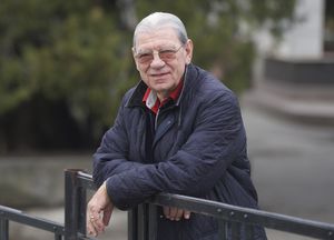 Emeric Ienei, viața într-o carte » „Toți băieții au rămas cu gurile căscate! Doi ani la rând eu am făcut legea acolo!”