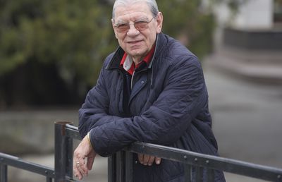 Emeric Ienei, viața într-o carte » „Toți băieții au rămas cu gurile căscate! Doi ani la rând eu am făcut legea acolo!”