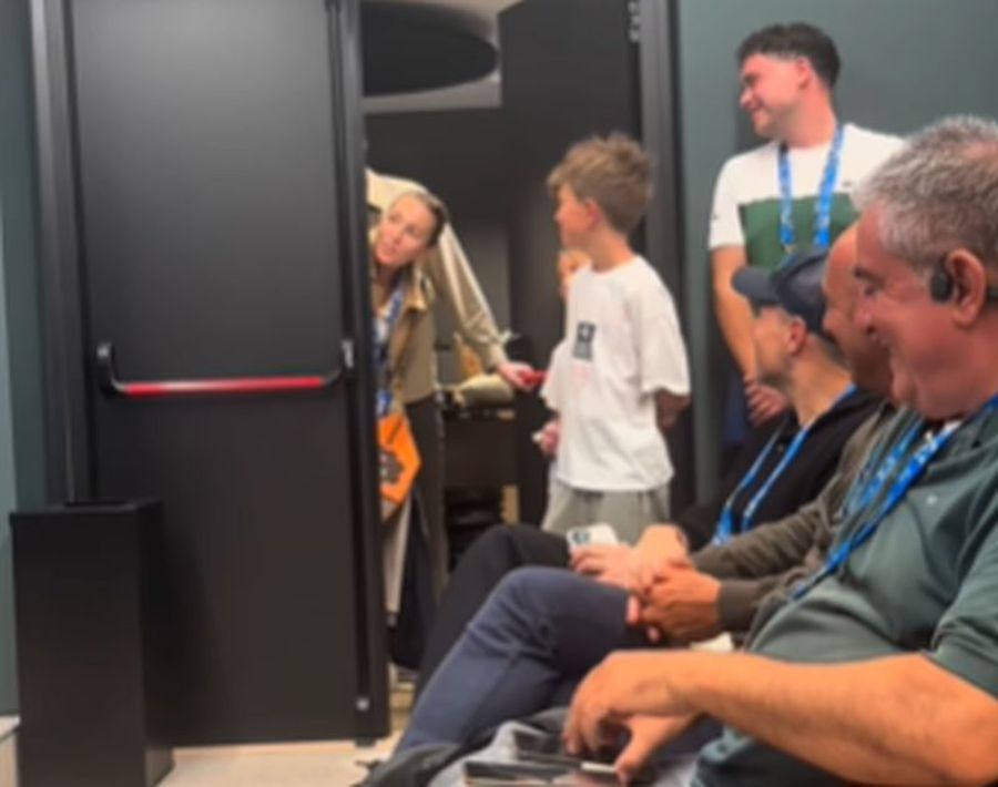 Jelena Djokovic întrerupe conferința lui Novak Jelena a întrerupt brusc conferința lui Novak Djokovic la Atena: „Îl iau pentru o secundă și apoi se întoarce” » Reacția sârbului a derutat-o