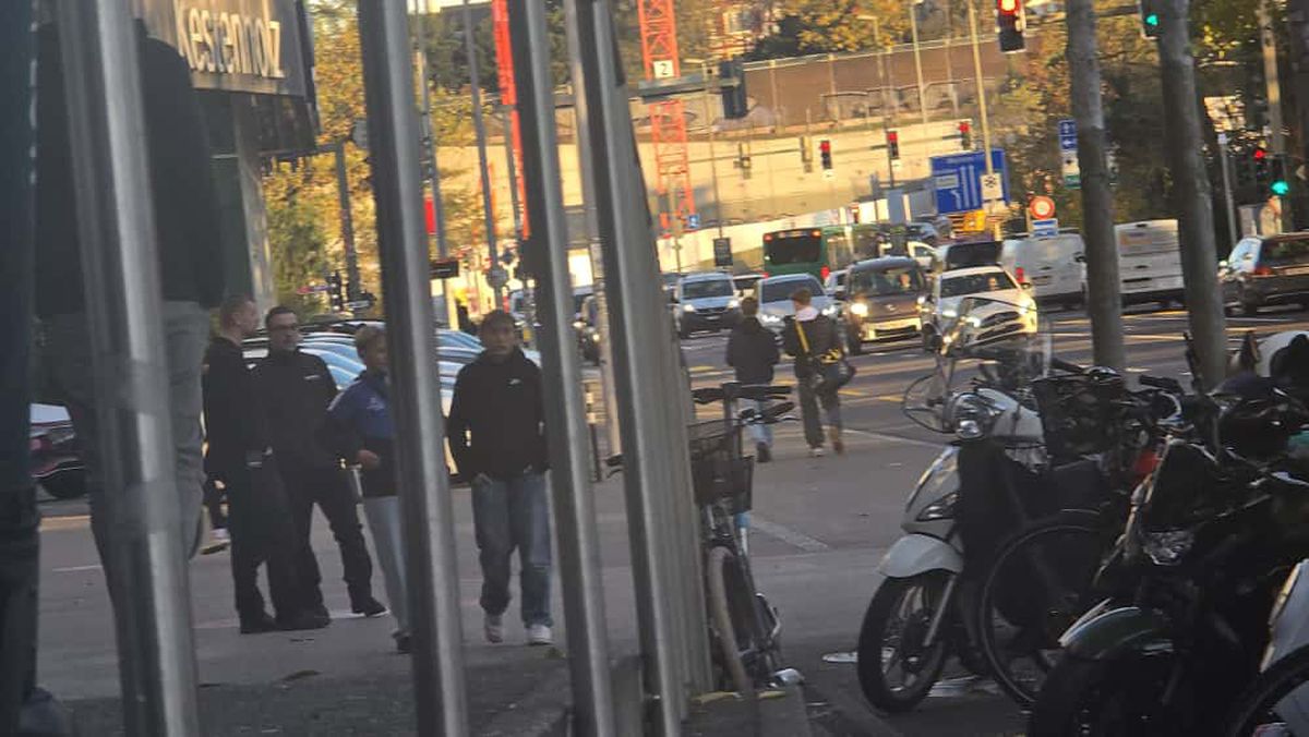 Jucătorii celor de la Basel vin la antrenament pe bicicletă + asaltați de copii pe trecerea de pietoni