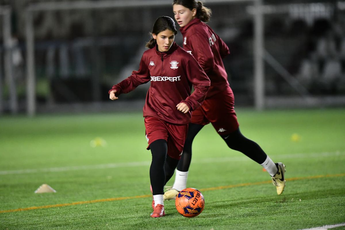 Taifunul Sonia » Are doar 12 ani, dar joacă la U19! Jucătoarea-fenomen pe care o are Rapid în curte: „Stâng, drept, are TOTUL!”