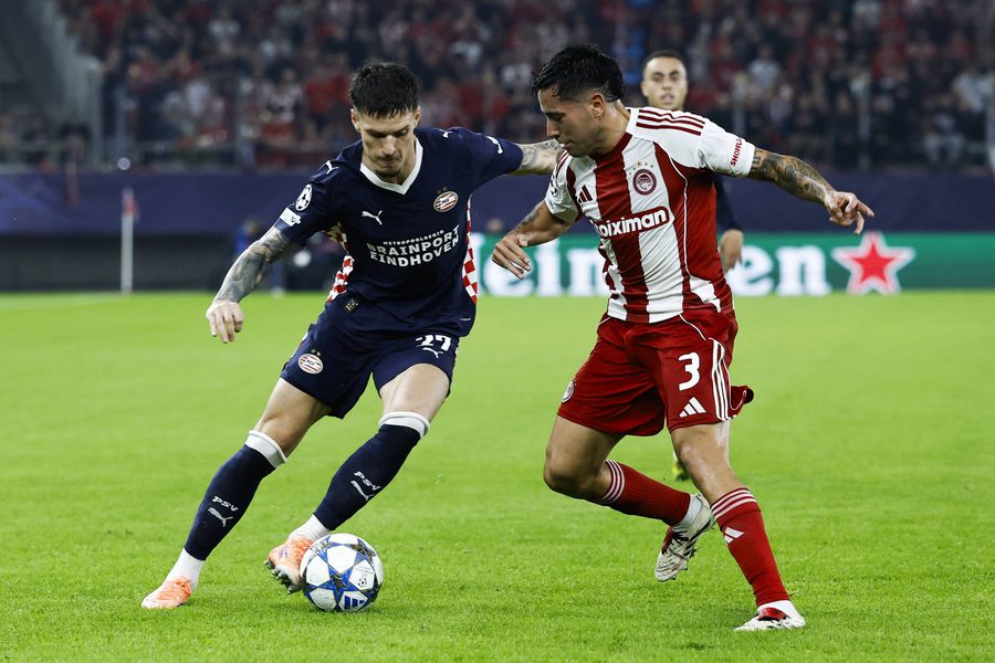 Dennis Man, în Olympiakos - PSV // foto: Imago Images Olandezii l-au „taxat” pe Dennis Man » Ce notă a primit în Olympiakos - PSV