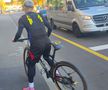 Jucătorii celor de la Basel vin la antrenament pe bicicletă + asaltați de copii pe trecerea de pietoni