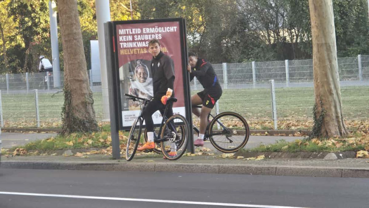 Jucătorii celor de la Basel vin la antrenament pe bicicletă + asaltați de copii pe trecerea de pietoni