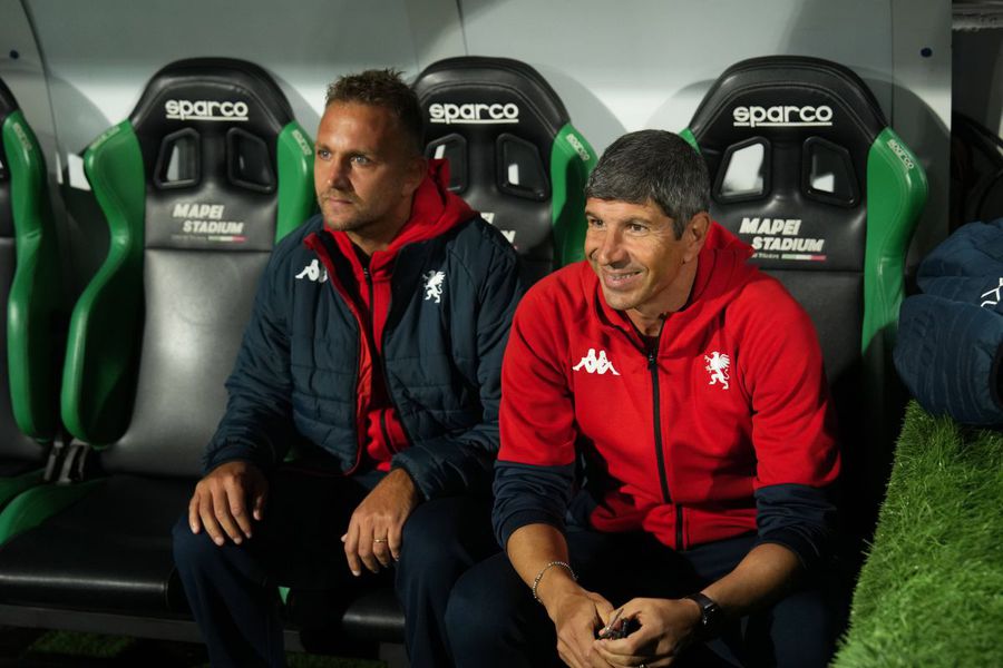 Roberto Murgita și Domenico Criscito, un tandem provizoriu la Genoa pentru meciurile cu Sassuolo și Fiorentina / Foto: Imago Scump! Cât îl costă pe Dan Șucu schimbarea de antrenor la Genoa
