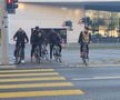 Jucătorii celor de la Basel vin la antrenament pe bicicletă + asaltați de copii pe trecerea de pietoni