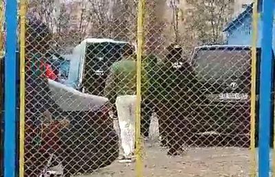 EXCLUSIV / INCREDIBIL! Adevărul despre ridicarea lui Baciu cu mascații: 2.000 de euro de la tatăl unui jucător + anchetă oficială pentru trucarea meciului cu UTA. Principal suspect: jucător-deghizat în arbitru, nepedepsit de FRF