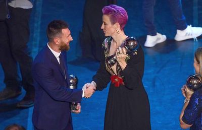 „Balonul de Aur” 2019 Megan Rapinoe trage un semnal de alarmă: „«Ronaldo, Messi, Ibrahimovic, ajutaţi-mă!». Aceste vedete nu se implică în probleme, le e teamă să nu piardă tot!”