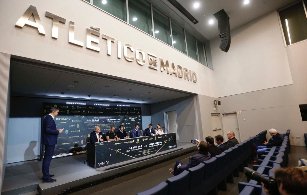 FOTO Meci de gală pe „Wanda Metropolitano”, organizat de agentul român Toni Curea » Olăroiu îi antrenează pe Ronaldinho, Roberto Carlos, Figo, Mutu și Rădoi!