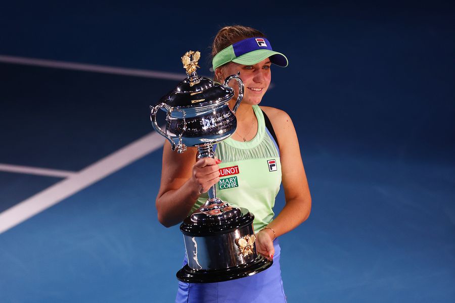 Sofia Kenin și primul său trofeu de Mare Șlem FOTO Guliver/GettyImages Sofia Kenin și primul său trofeu de Mare Șlem FOTO Guliver/GettyImages