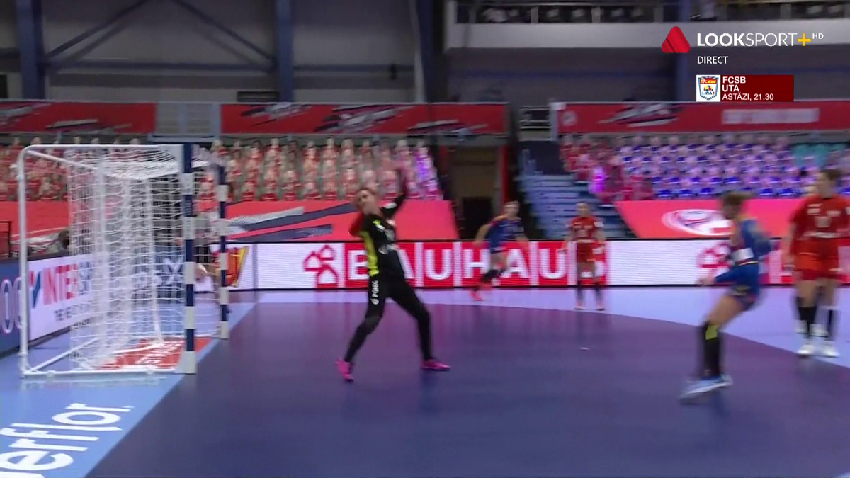 FOTO Momentul care a decis calificarea în faza următoare a Campionatului European: arbitrele daneze au apelat la VAR