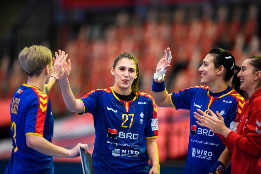 România a învins Polonia, scor 28-24, și s-a calificat în faza grupelor principale de la Campionatul European de handbal feminin.