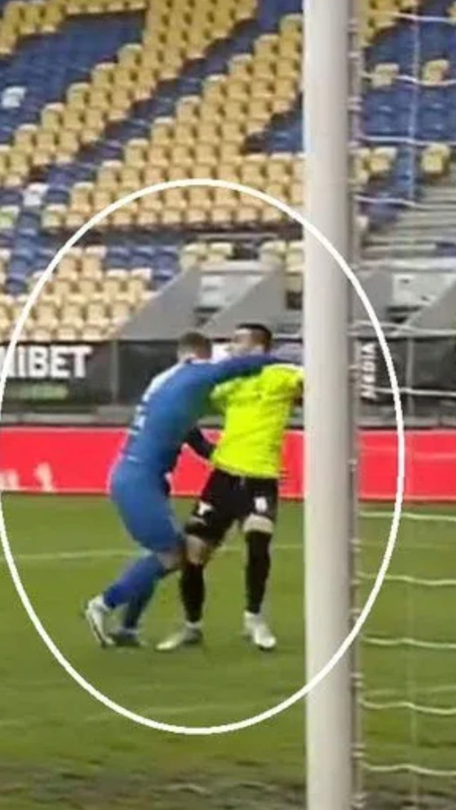 CHINDIA - CFR CLUJ. „Centralul” Radu Petrescu nu i-a rămas dator campioanei » După ce inițial i-a refuzat un penalty, s-a revanșat câteva minute mai târziu