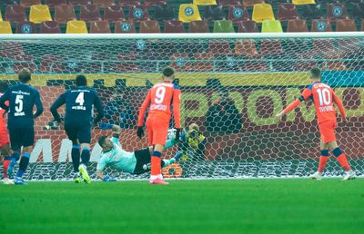 Porumboiu critică arbitrajul pro-FCSB: „Cum să dai penalty, ce arbitru FIFA ești tu? Popescu zici că e un copac care a fost secerat!”