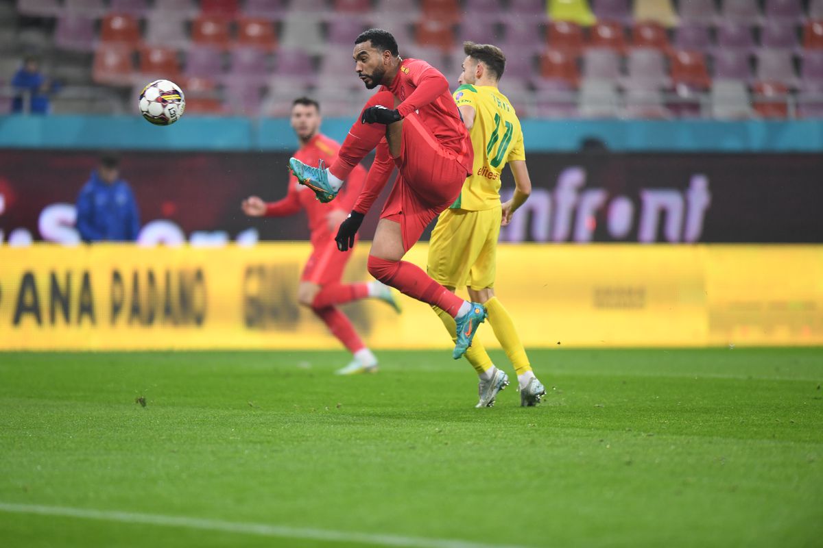 Târnovanu a comis-o! Portarul roș-albaștrilor, gafă în FCSB - CS Mioveni