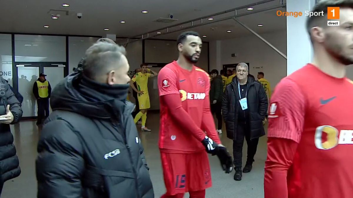 Start întârziat în FCSB - CS Mioveni! De ce au protestat oaspeții » „O rușine!”