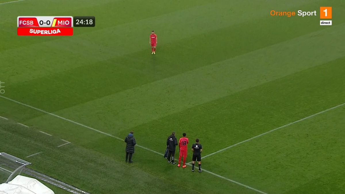 Stupoare pe teren, în FCSB - CS Mioveni » Schimbare la roș-albaștri după 24 de minute: „Antrenorul Gigi Becali a fost inspirat”
