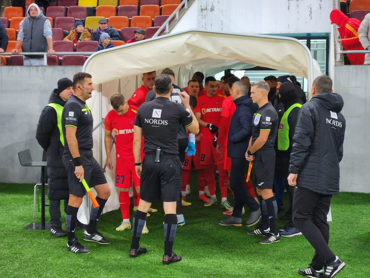 Start întârziat în FCSB - CS Mioveni! De ce au protestat oaspeții » „O rușine!”