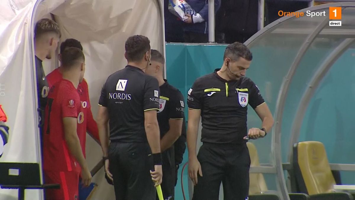 Start întârziat în FCSB - CS Mioveni! De ce au protestat oaspeții » „O rușine!”