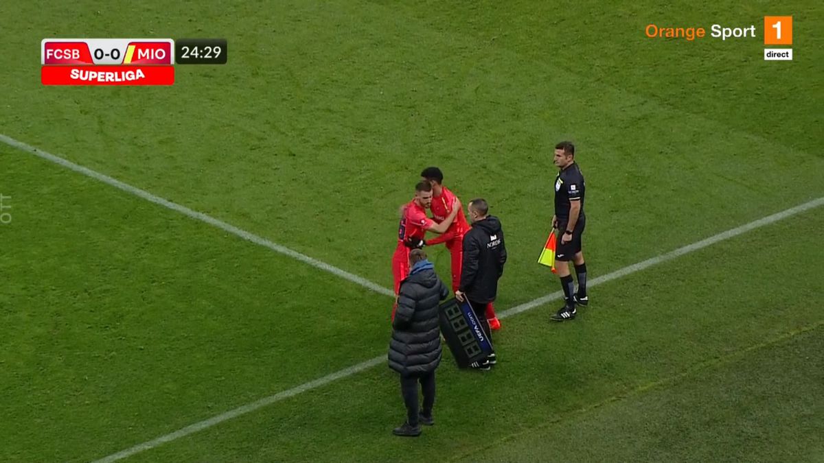 Stupoare pe teren, în FCSB - CS Mioveni » Schimbare la roș-albaștri după 24 de minute: „Antrenorul Gigi Becali a fost inspirat”