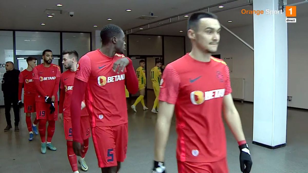 FOTO FCSB - CS Mioveni, protest 05.12.2022