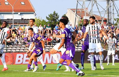 Clubul de tradiție din Superligă e repetent la un capitol esențial » Comparația cu rivalele din provincie e gigantică