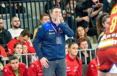Federația de handbal nu acceptă înțelegerea dintre Florentin Pera și SCM Rm. Vâlcea! Se pregătește o mutare incredibilă: au găsit deja un nou selecționer