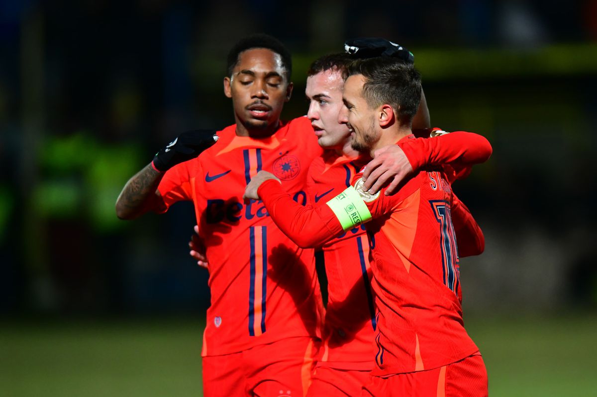 Gigi Becali a intrat în direct și l-a acuzat pe fotbalistul FCSB-ului că s-a dat LOVIT ca să nu joace: „Vrăjeală din asta”