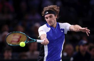 Stefanos Tsitsipas s-a filmat în timp ce conducea cu 276 km/h