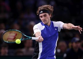Stefanos Tsitsipas s-a filmat în timp ce conducea cu 276 km/h
