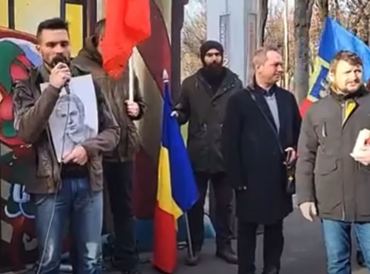 Eugen Sechila, sfătuitorul lui Călin Georgescu, la manifestații cu ultrașii