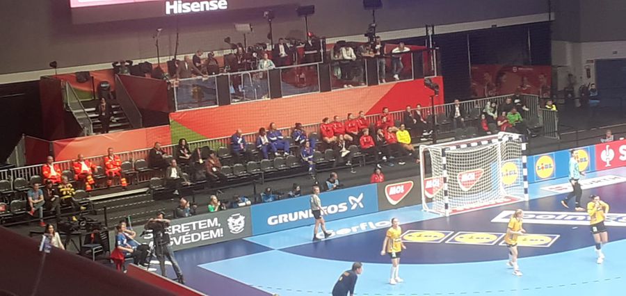 Grupa României a început cu o lecție de handbal: victorie la 8 goluri! Extrema de la Vâlcea a făcut spectacol » Clasamentul actualizat